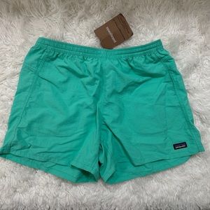 NWT Woman’s Baggies 5 inches Large